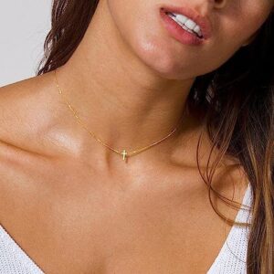 KICKGY Cross Necklace for Women，Dainty Gold Necklace 14k Gold Plated Small Cross Pendant Choker Necklaces Simple Gold Cross Necklaces for Women Cute Aesthetic Necklaces Gold Jewelry for Women Girls