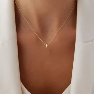 Tasiso Cross Necklace for Women，Small Cross Necklace 14k Gold Plated Tiny Cross Pendant Choker Necklaces Simple Gold Cross Necklaces for Women Cute Aesthetic Necklaces Dainty Jewelry for Women Girls