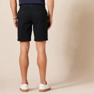 Amazon Essentials Men’s Slim-Fit 9″ Stretch Chino Short