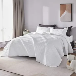 CozyLux Quilt Set King Size White 3 Pieces – Lightweight Soft Bedspread – Lantern Ogee Pattern Coverlet Bedding Set for All Season – 1 Quilt and 2 Pillow Shams – White, 106″x96″