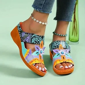 HUITKMM Ladies Fashion Summer Leather Flower Decoration Open Toe Slope Heel Sandals Wooden for Women Sandals Flip Flops For